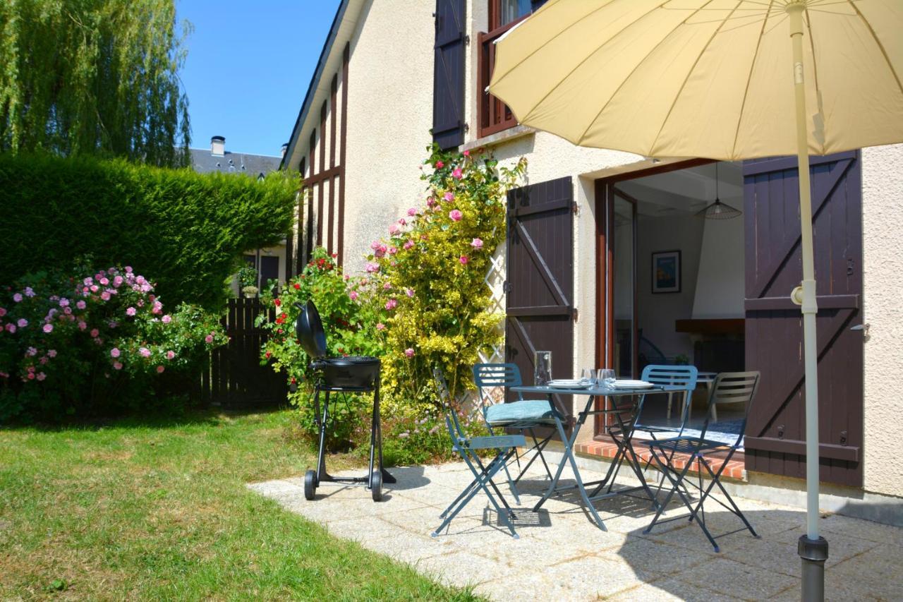 Cottage With Large Garden 15 Minutes Walk From The Beach Villers-sur-Mer Bagian luar foto